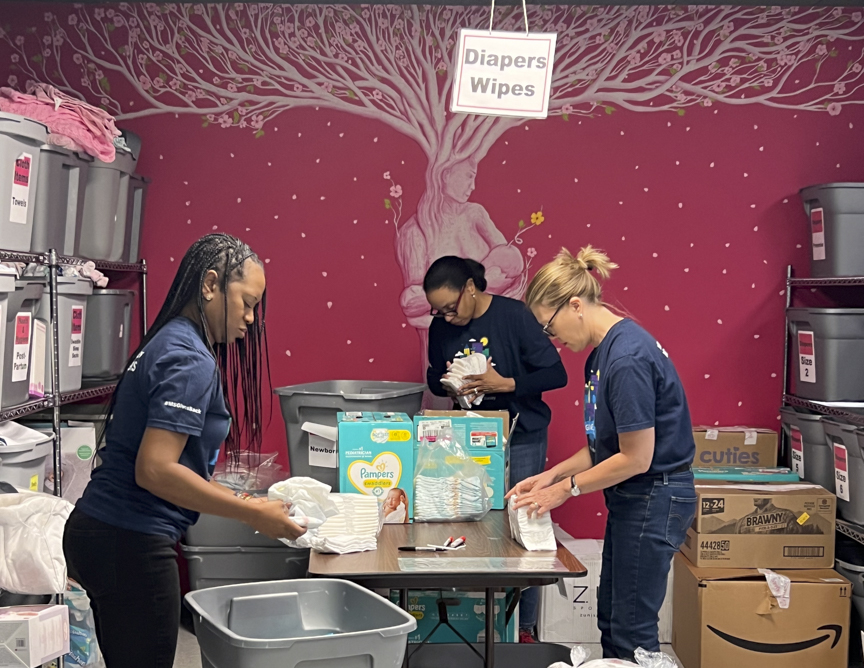 HelpingMamas's tweet photo. Thank you, @MorganStanley for volunteering with us last week! We are grateful for your support in helping us fulfill our mission of providing essential baby items to families in need.
#HelpingMamas #BabySupplyBankGA #HMATL #VolunteerATL #MSGivesBack https://t.co/SITkQXzMYT