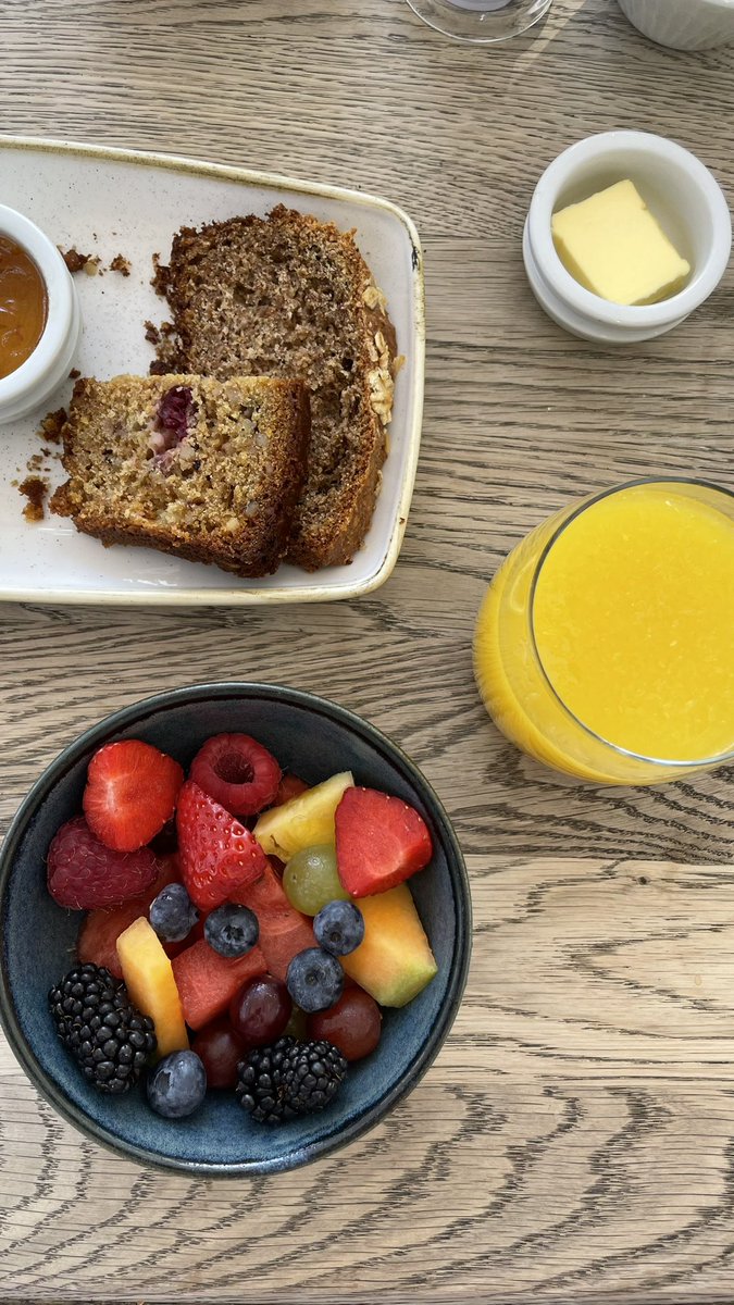 Éanna Hassett tweet media