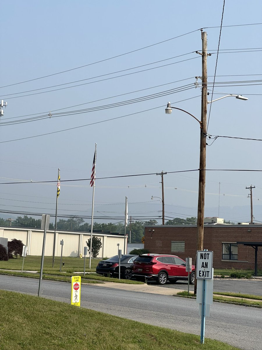 KhrisCharity's tweet photo. Air quality not great in Thurmont, MD. Should be able to see the Catocin Mountains. Not today! @nbcwashington https://t.co/St8ssBXVff