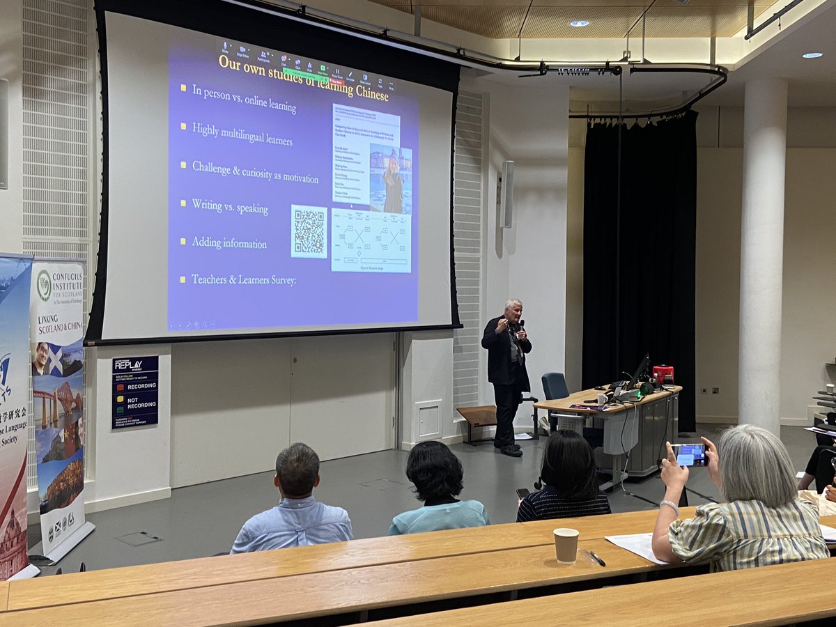 Ye_Tian_1223's tweet photo. @thbaketal links the research in neuroscience and Chinese language teaching. He also promises, in Q&amp;A, more research will emerge in terms of emotion, motivation, and language learning. #BCLTS #TeachingchineseHE2023 https://t.co/cKL41JpvQr
