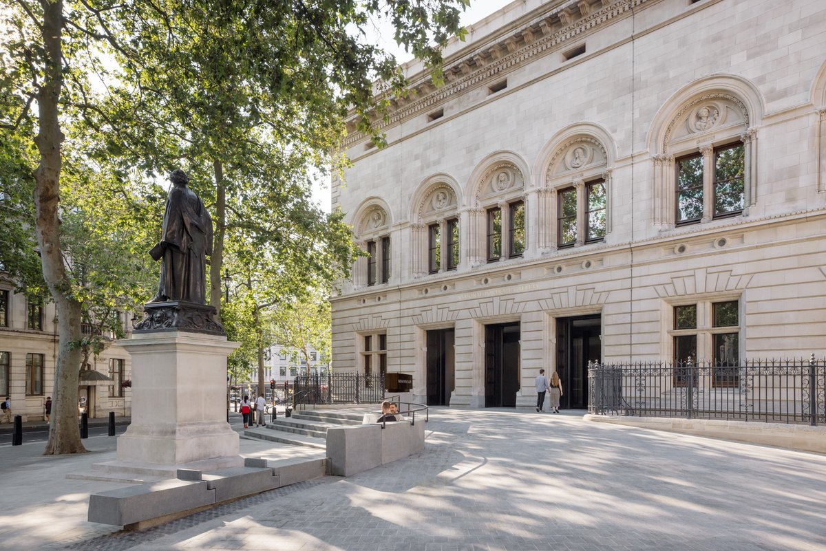 gilbertashnews's tweet photo. We are thrilled to see that the National Portrait Gallery redevelopment project "Inspiring People" has officially opened its doors!🏛️
@NPGLondon #AsOne https://t.co/MDGMMC8uKf