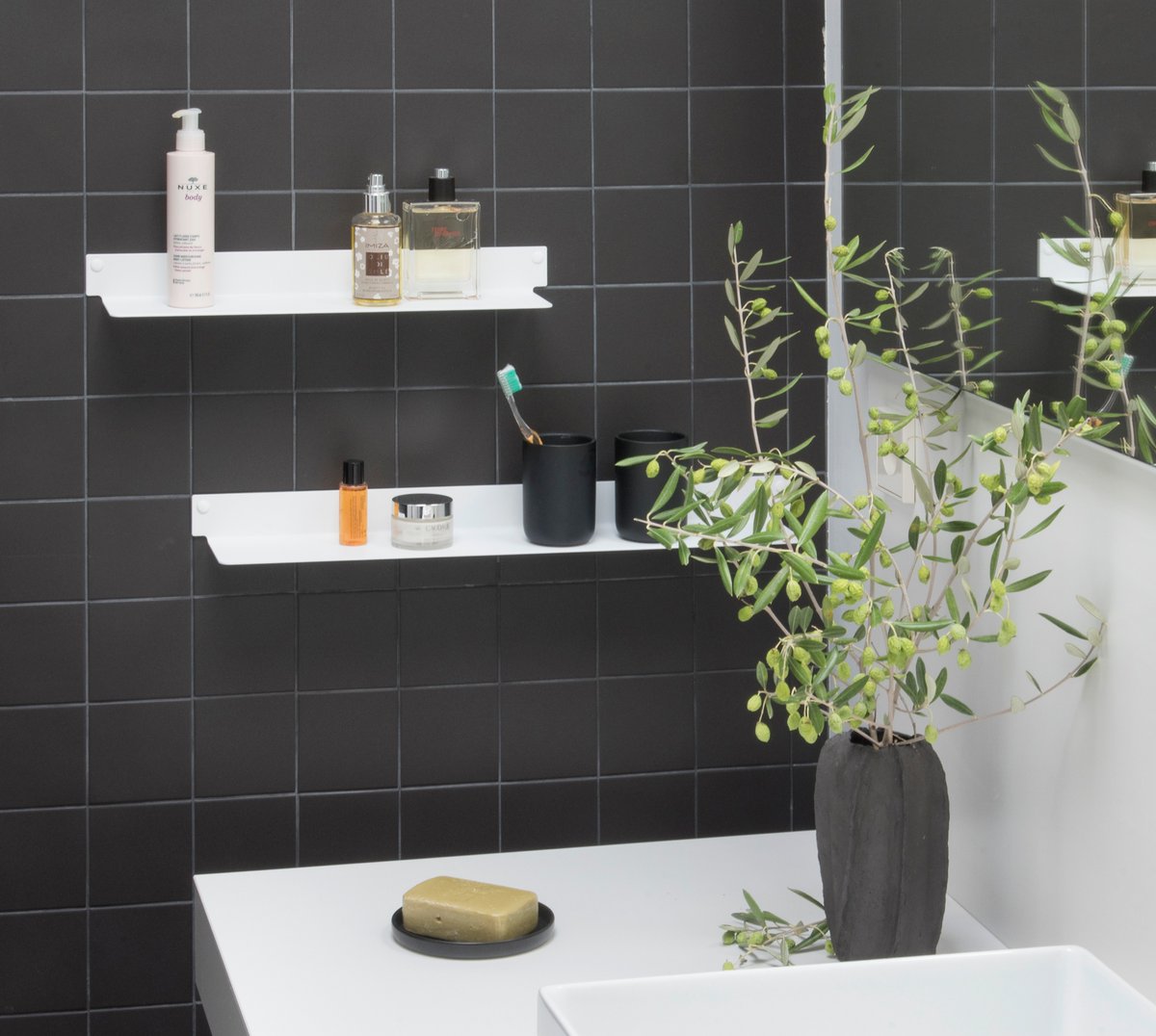 TEEbooks_'s tweet photo. En ce moment profitez de réductions jamais vues chez TEEbooks sur nos étagères salle de bain ainsi que nos étagères pour plantes !!! ⁠🤗😍⁠
⁠
N'attendez plus et commandez les vôtres dès maintenant sur notre site internet et recevez les sous 4 jours ouvrés.  💥⁠
⁠ https://t.co/Hek1LcFY3g