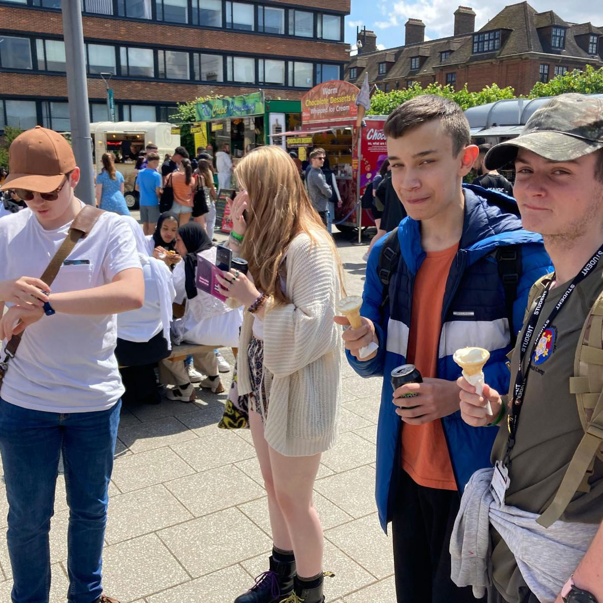 BridSchool's tweet photo. This Is Hull 2023 π
Our Year 12 students had a fantastic day out experiencing life at the @UniOfHull recently.
Activities included lectures and tutorials, a music festival, campus tours and city tours.
#ThisIsHull #University #BridSchool #Bridlington https://t.co/h5UxKKmg3j