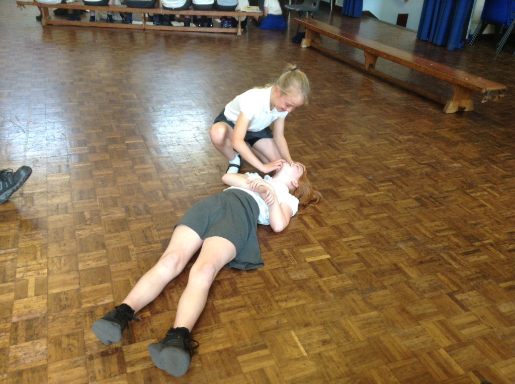 latimerprimary's tweet photo. #Class4CB are enjoying learning some basic First Aid skills as part of our 'Keeping Safe' topic. Mrs Parker and her daughter both volunteer for St Johns Ambulance service and gave the children some brilliant training! https://t.co/O4sSXi3i7d