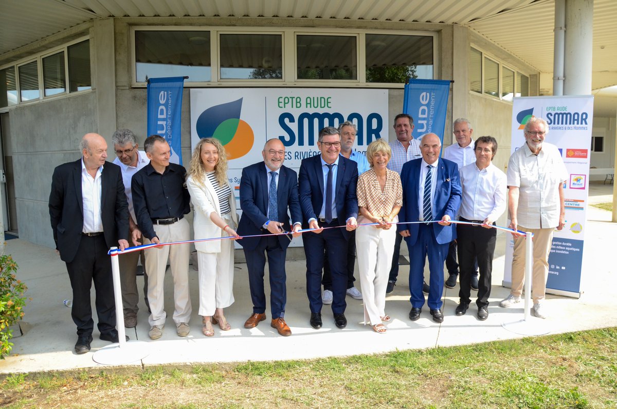 Prefet11's tweet photo. ✂️✍️ Inauguration des nouveaux locaux du @smmar_aude et signature du Programme d’actions de Prévention des Inondations (#PAPI3) 2023/2028 par tous les acteurs concernés
🌍 Adaptation du territoire face aux effets du changement climatique
☔ Se protéger et réduire le risque https://t.co/rlt1lCNPZI