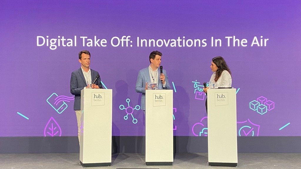 ✈️Für unser nächstes Panel heben wir ab. Mit Xavier Lagardere (<a href="/lufthansa/">Lufthansa</a>) und Klaus Seywald (<a href="/volocopter/">Volocopter</a>) sprechen wir über aktuelle Trends, Use Cases und bestehende Herausforderungen rund um  die Nutzung von Daten in der Luftfahrt. #hubberlin23