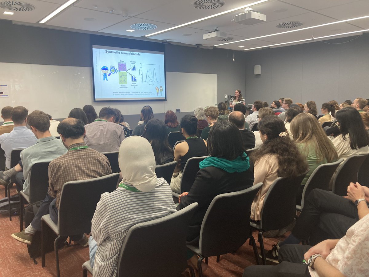 After a fantastic keynote talk from <a href="/DennanyChem/">Lynn Dennany</a>, @Syam_Mohan_PM and <a href="/BilgiKip/">Bilgi Kip</a> are our last ECRs presenting at <a href="/SENSR_BIS/">SENSR BIS</a> today. Thank you all for a very interesting third session!