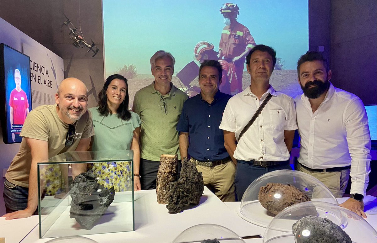 EugenioFraile's tweet photo. Formidable trabajo @inespema y @ChanoJimRey por diseñar esta formidable exposición #CenizayLava @MuseosTenerife @FECYT_Ciencia @IEOoceanografia @IPNA_CSIC @IGME1849 @CSICdivulga No te la pierdas! Ven al Museo de la Ciencia y el Cosmo de #tenerife 🌋 https://t.co/pmqJHKLquB