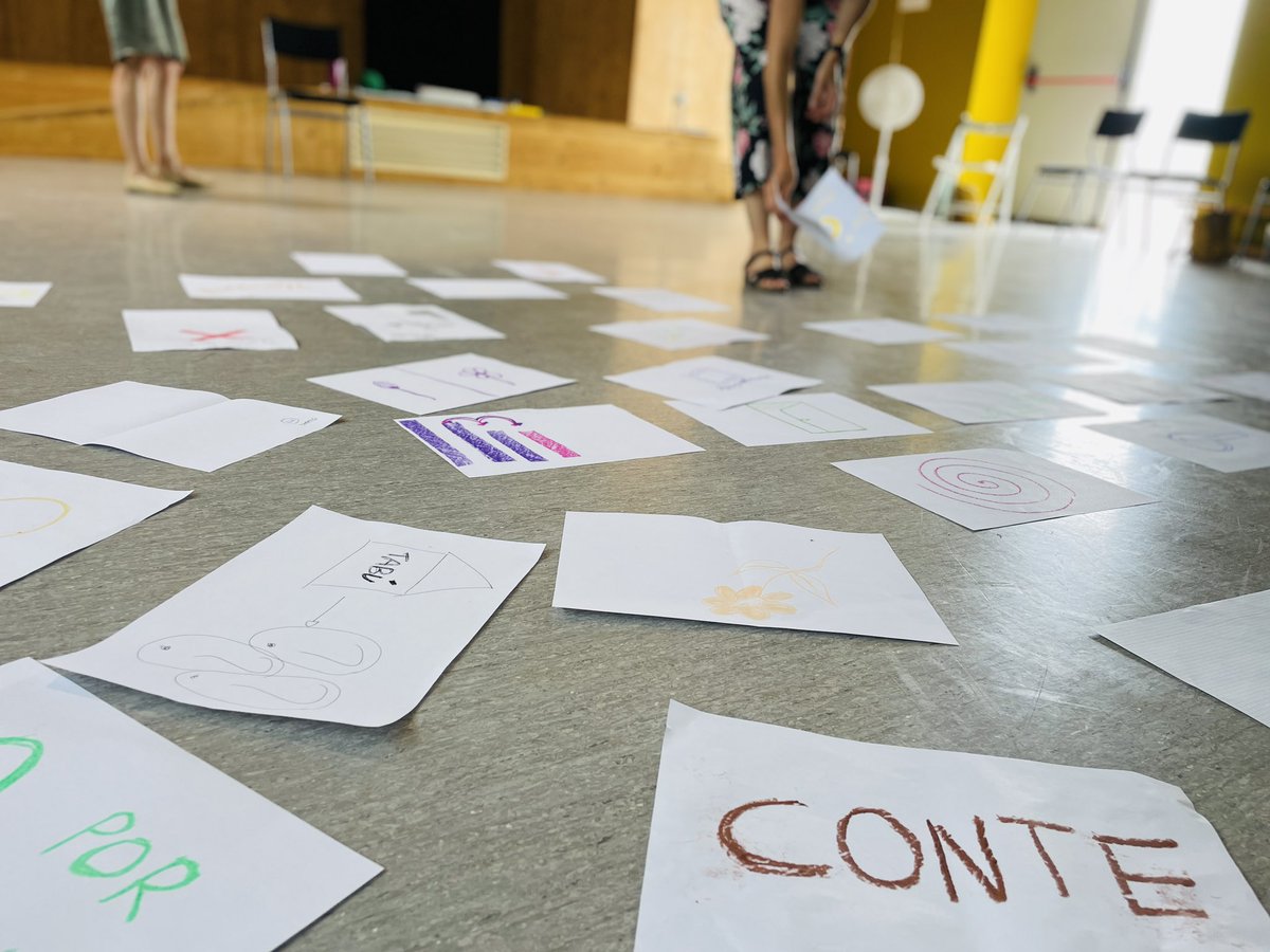 Està passant. El claustre i l’equip de monitoratge del menjador de l’<a href="/escolacamins/">Escola Camins</a> formant-se en educació afectivosexual a l’infància amb la psicòloga Anna Salvia. La sexualitat es construeix. La sexualitat es transforma. #acompanyament #creixement #coneixement