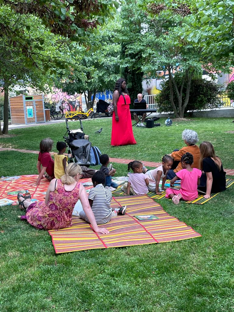 📸 Retour en images sur la troisième session de l'Opéra déconfiné, par le <a href="/CALMS13133212/">Le CALMS</a>.  

Cette fois-ci le collectif était dans le 13eme arrondissement pour faire découvrir gratuitement aux locataires l'art lyrique à travers des mini-concerts.