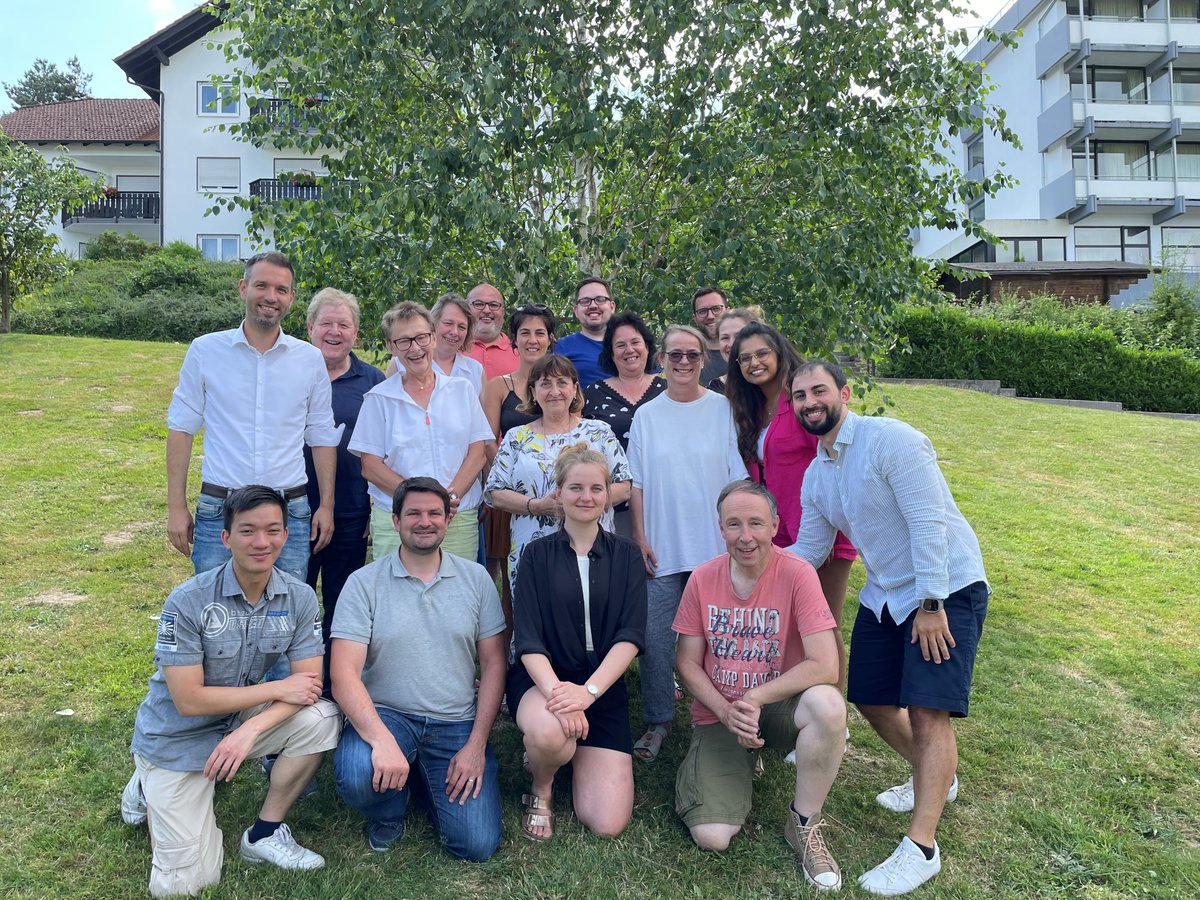 SPDOffenbach's tweet photo. Frischer Wind in den Segeln der #SPDOffenbach!🌬️ Nach unserer intensiven Klausur sind wir bereit für die 2. Halbzeit. Mit klarem Kurs für Offenbachs Zukunft - von Kinderarmut und Ehrenamt über Bürgerbeteiligung bis zur intelligenten Verkehrsplanung. 🚀 #KlarerKursInDieserZeit https://t.co/zrmUDUMj5G