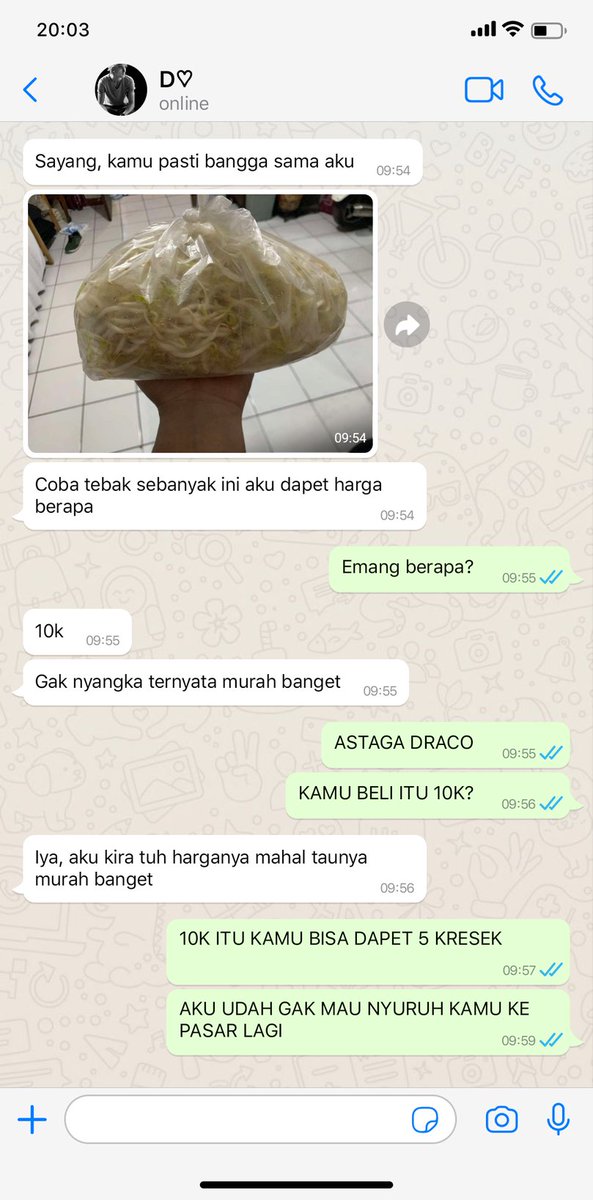 sweetypieck's tweet photo. dramione one tweet au.

—
ketika Draco Malfoy di suruh belanja ke pasar. https://t.co/4hpF6XnoJW