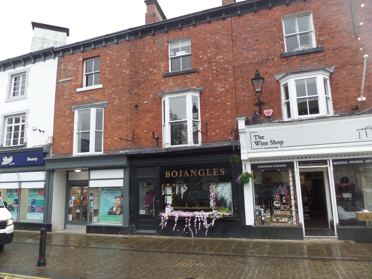 TO LET - 20 Market Place, Knaresborough HG5 8AG #retailpropertytolet #knaresborough #commercialproperty