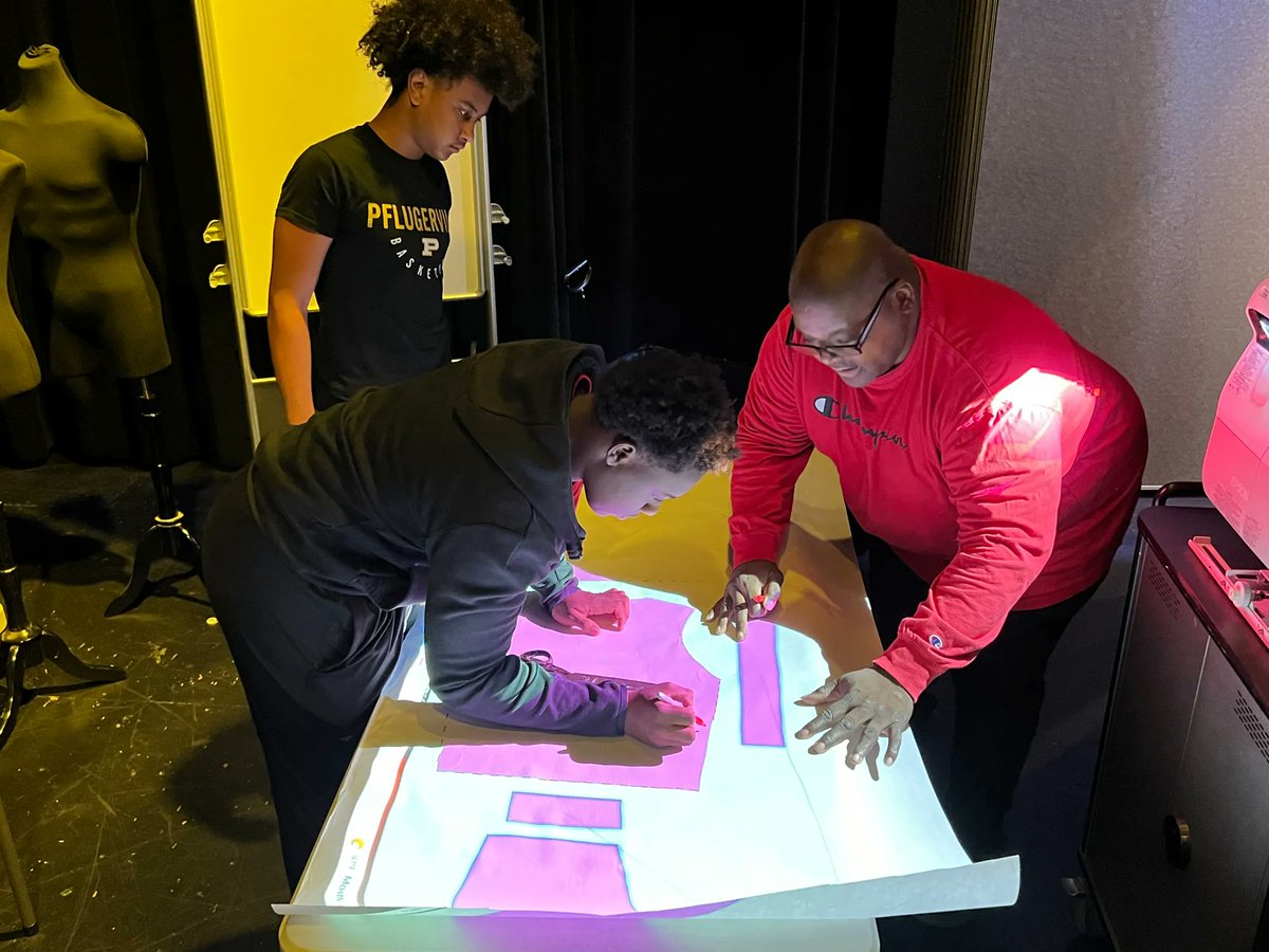 L_Changers's tweet image. #Inspire4Life … not just teaching it, but doing it

#Inspire #fashion #fashiondesign #lifechangers