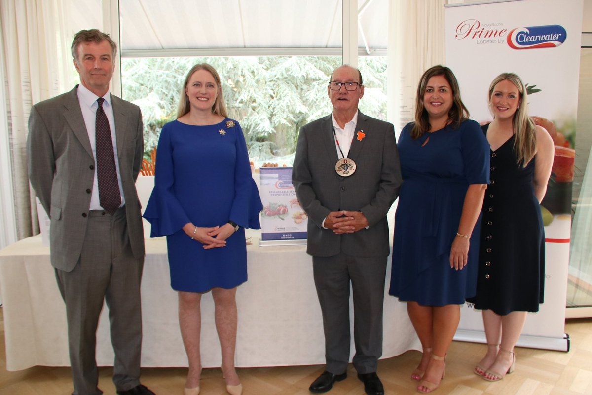 Canada2EU's tweet photo. Thank you @Clearwatersea for sponsoring our #CanadaDay event and providing the delicious seafood!
#CanadaWeek https://t.co/kVMMSxcvx1