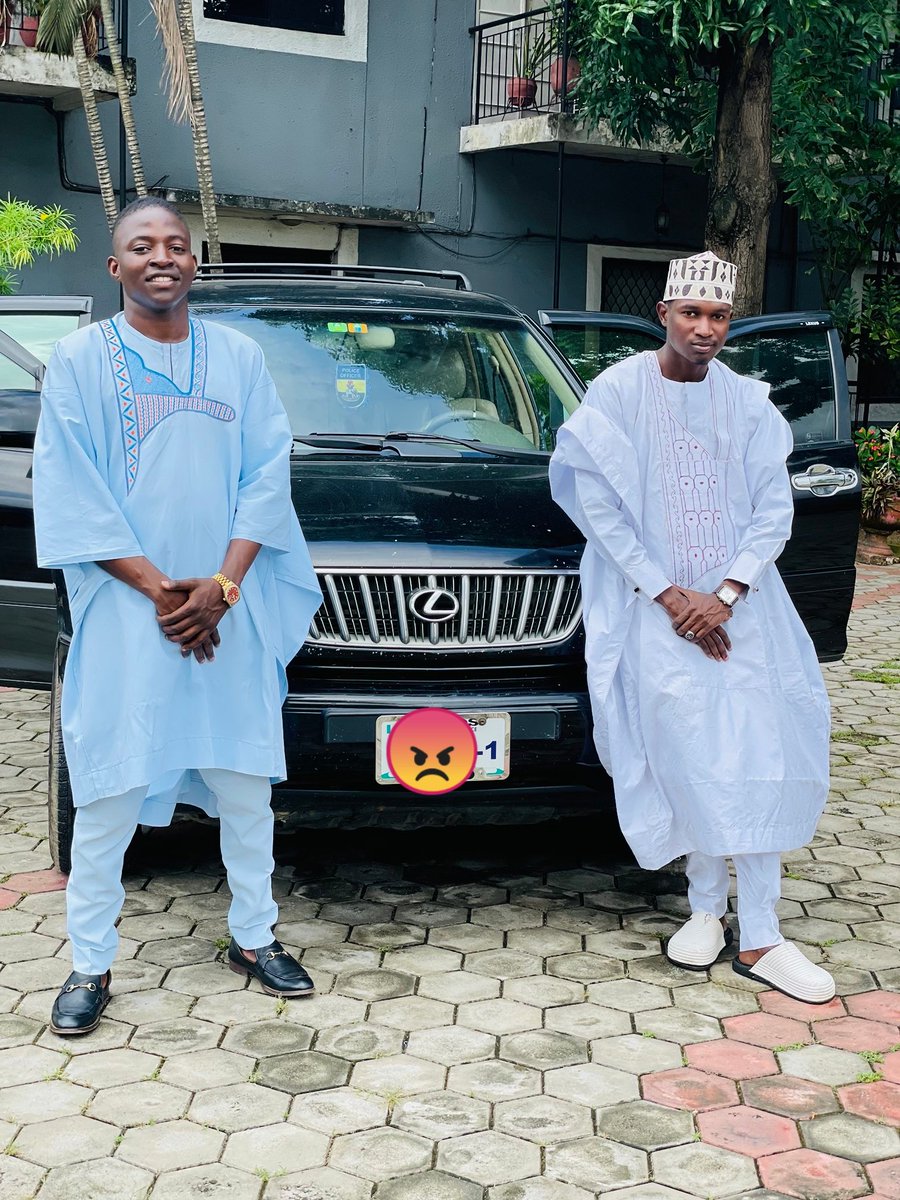 Shinkafi21's tweet photo. Eid Mubarak🕋✨

Don't air me pls😩 https://t.co/GFJME5J72y