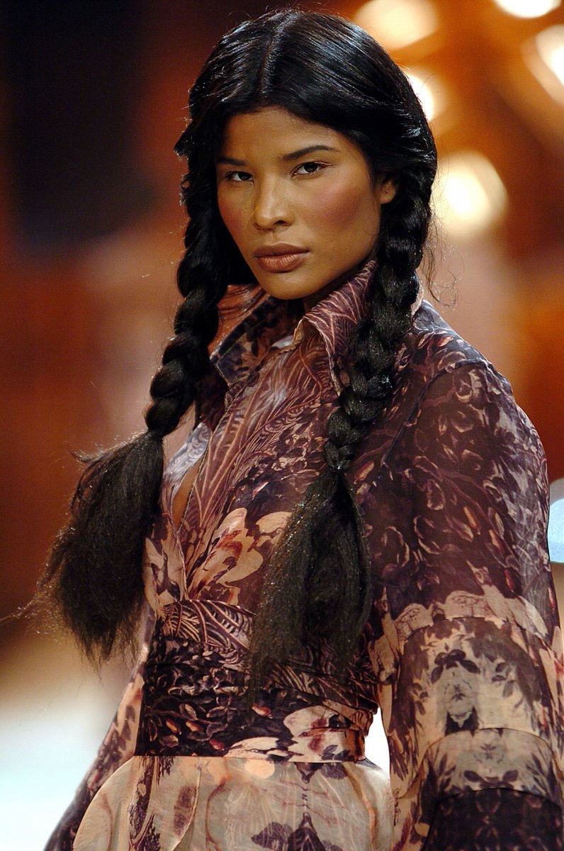 ☆ on X: suyane moreira x lourdinha noyama fw05 t.couKBWlvMlAA  X