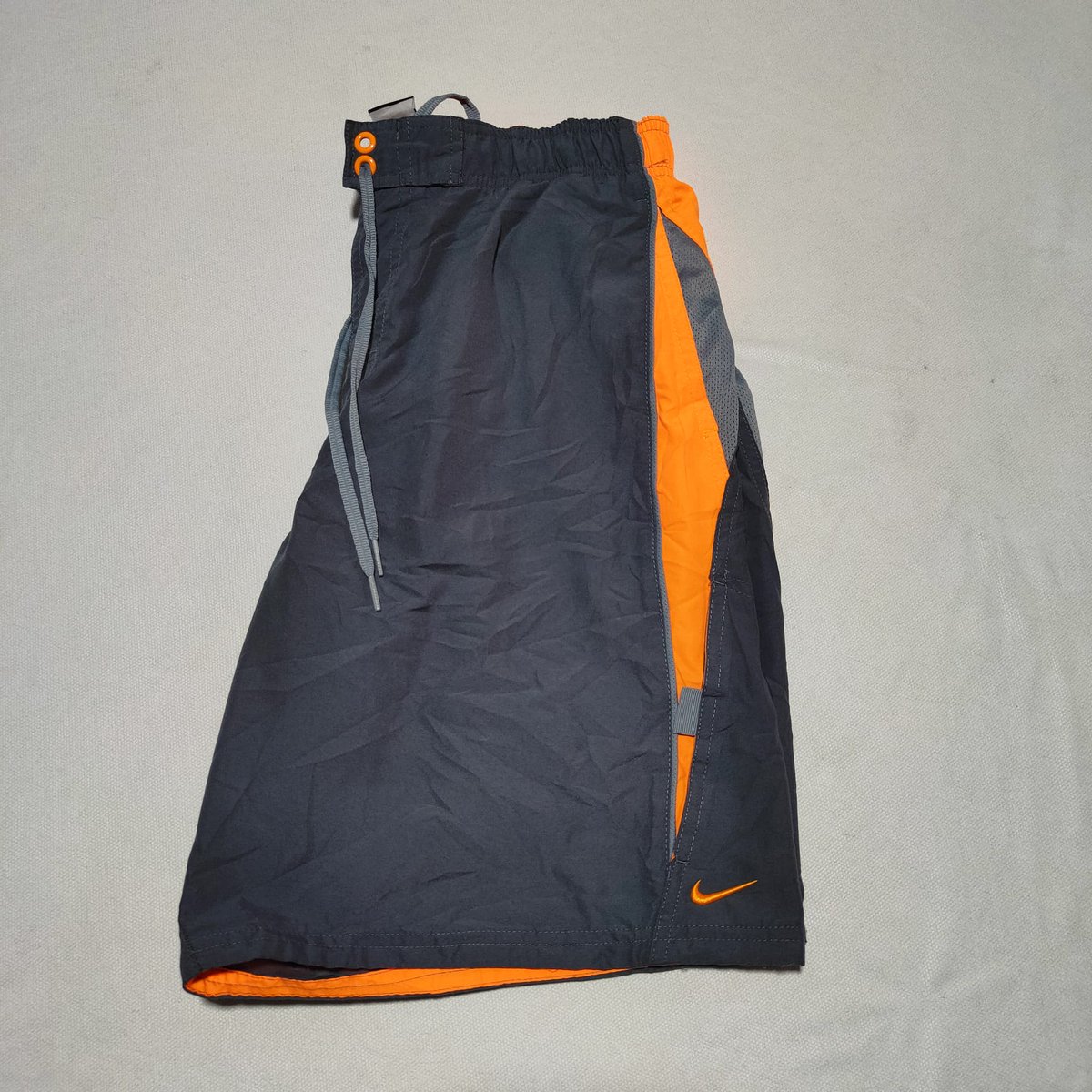 Vintage__Army's tweet photo. ⚠️NUEVO PRODUCTO SUBIDO A VINTED⚠️

✅ Estado: Sin signos de su uso
📏Talla M (W: 37cm W //L: 48 cm)
🏷️Marca: Nike
💸 Precio: 20€

https://t.co/opY3H4Xy2t https://t.co/Kxlkz0PYjb