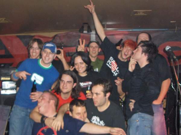 Ça fait longtemps qu'on fait du ROCK!! Tournée avec <a href="/EXTERIO/">EXTERIO</a> et Éric Panic en 2005. Que de bons souvenirs!