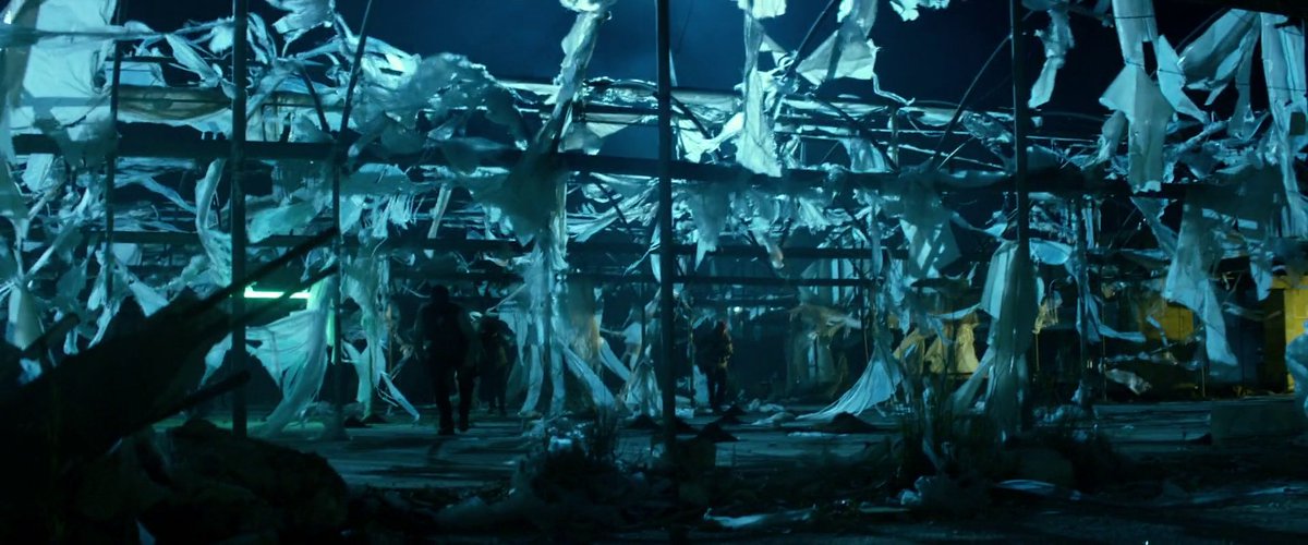 BayPerfectShot's tweet photo. 13 HOURS (2016)

Cinematography by Dion Beebe. https://t.co/1KIIC4Mlhs
