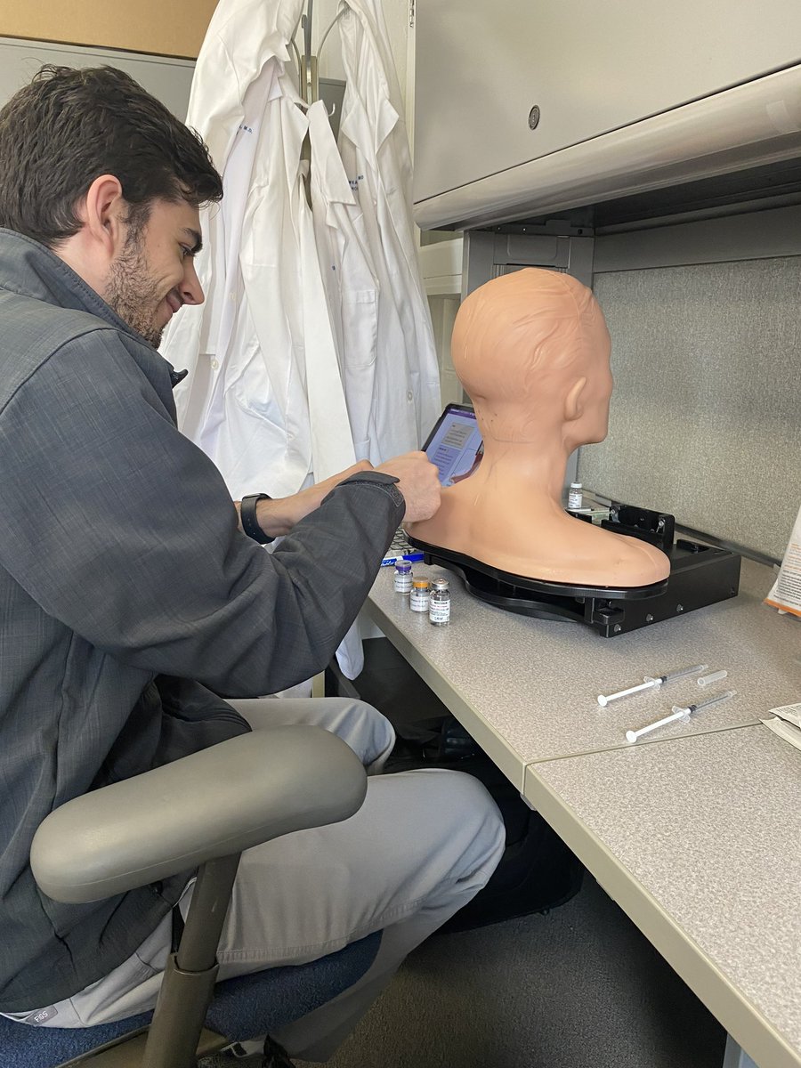 CEHassett88's tweet image. Another year, another successful neurology bootcamp! These PGY2s are ready to bust a clot, reverse anticoagulants, and 23.4% their way through PGY2 year! #MedTwitter #ccfneuro #simed
