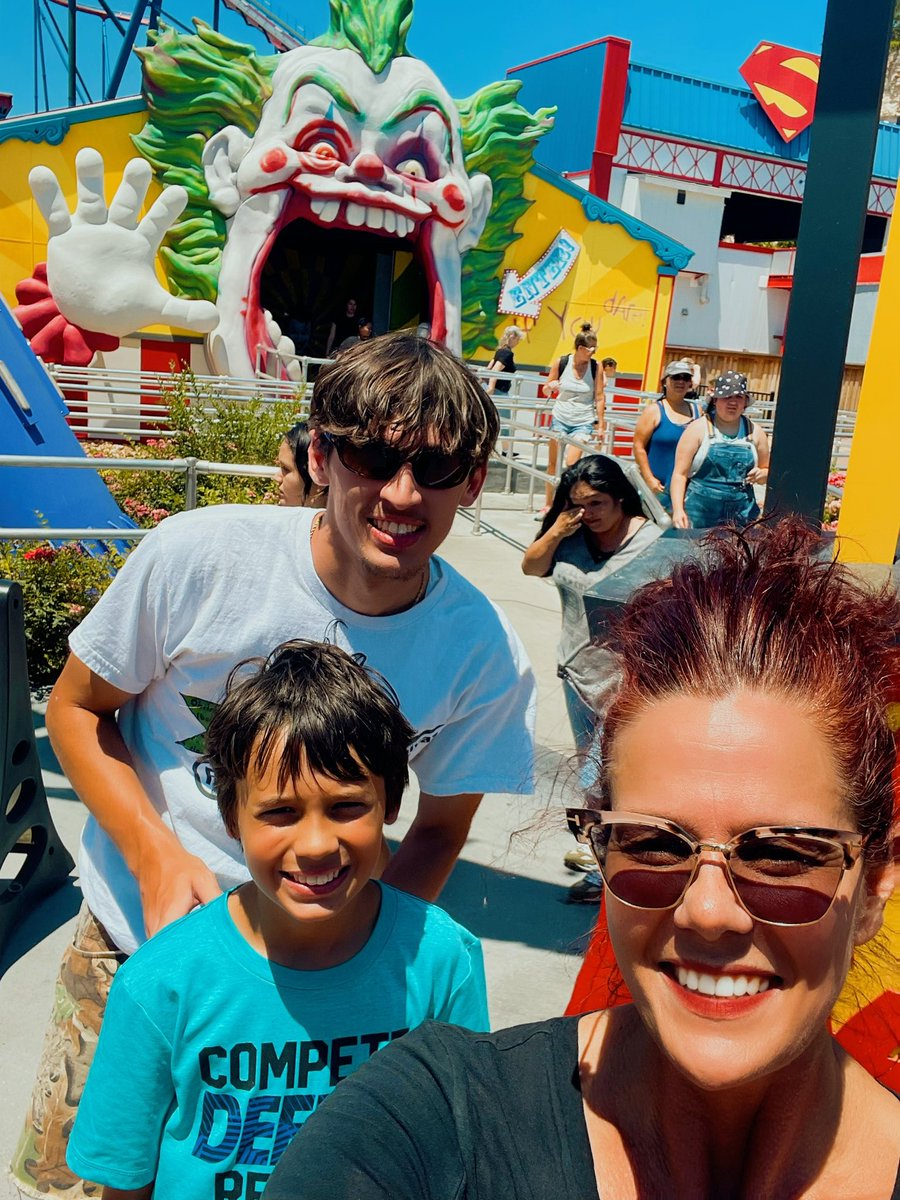 MsGreinABC's tweet photo. Having a little summer fun with my boys Road Trip….. #adrenalinejunkies #sixflagsfun https://t.co/9AvKF7UWgH