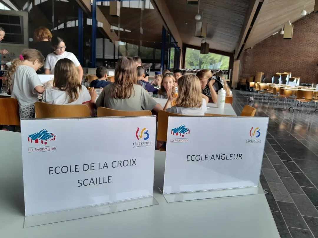 EFACroixScaille's tweet photo. What a superb experience this "Culture and Nature" trip was with two schools ( @WBE_official @EFACroixScaille &amp; #EcoleduHalage Saint-Nicolas [Angleur/Liège]) who took part in activities in mixed groups at #LaMarlagne #PECA https://t.co/VZtLUkDRTf