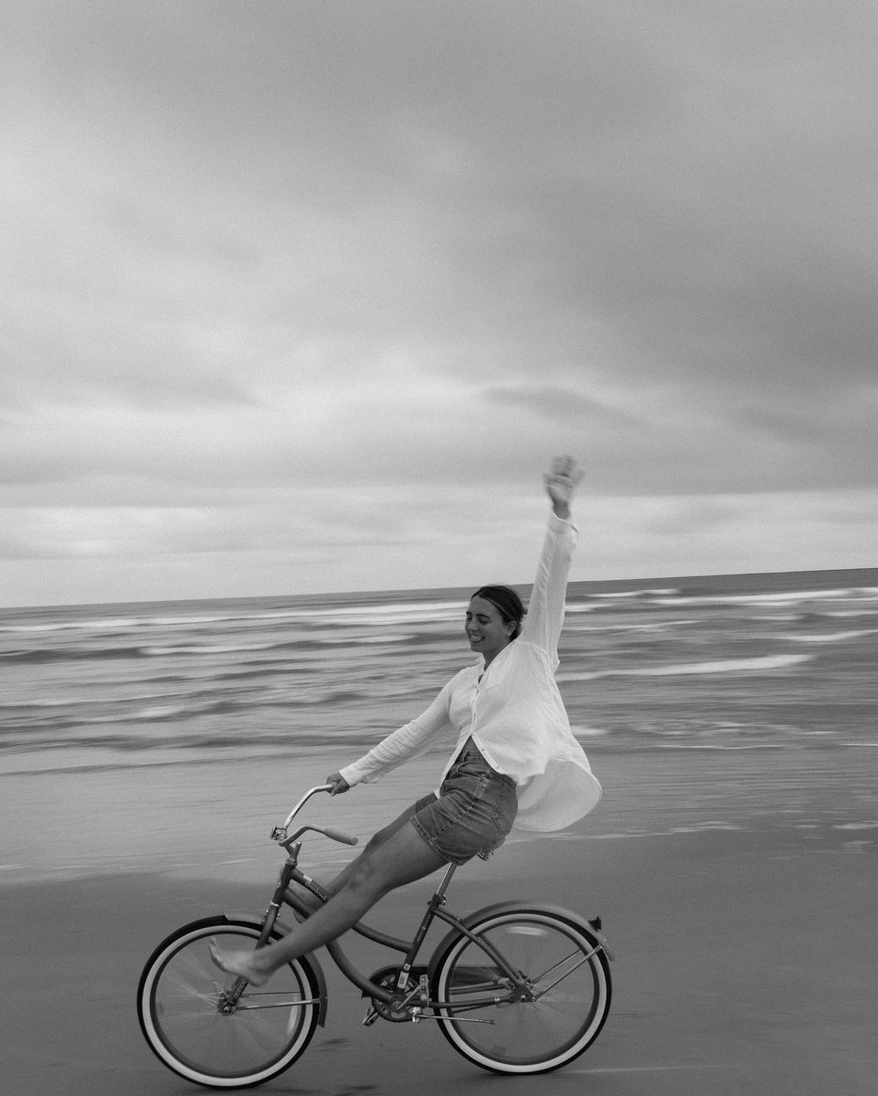 KLala33's tweet photo. I fell in love at the seaside🌊 https://t.co/hFM8Bwrc2R