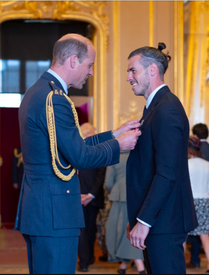 asoundreaction's tweet image. The Prince of Wales with some bald bloke.