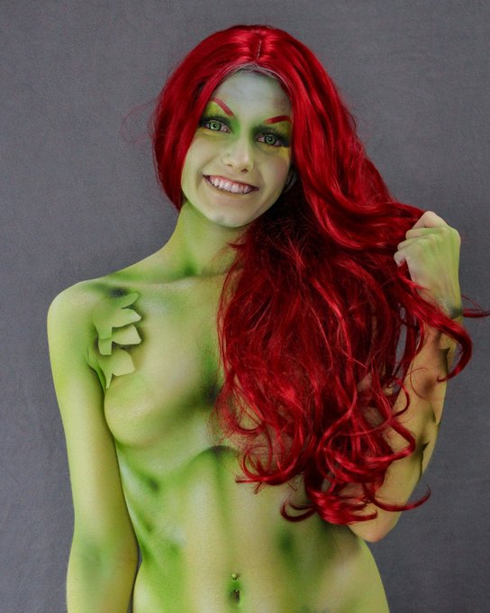 Poison Ivy! https://t.co/7rABa8eyzc