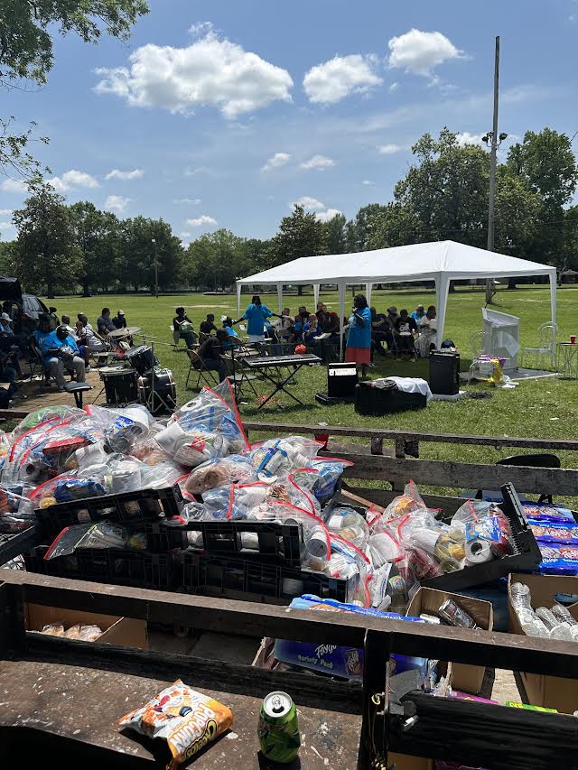 jerichoroad2951's tweet photo. The love of servitude in the community (#shorts) https://t.co/nHAjmN2ZMz via @YouTube 

#JRAM #JerichoRoadCommunityCenter #food #community #happy #nonprofit #people #church #God #Jesus #holy #Bible #people #video #instagood #viralvideo #love #Macon #Georgia https://t.co/7vkAn5EG08