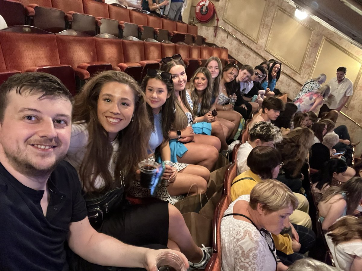 MrLlewellynMS tweet media