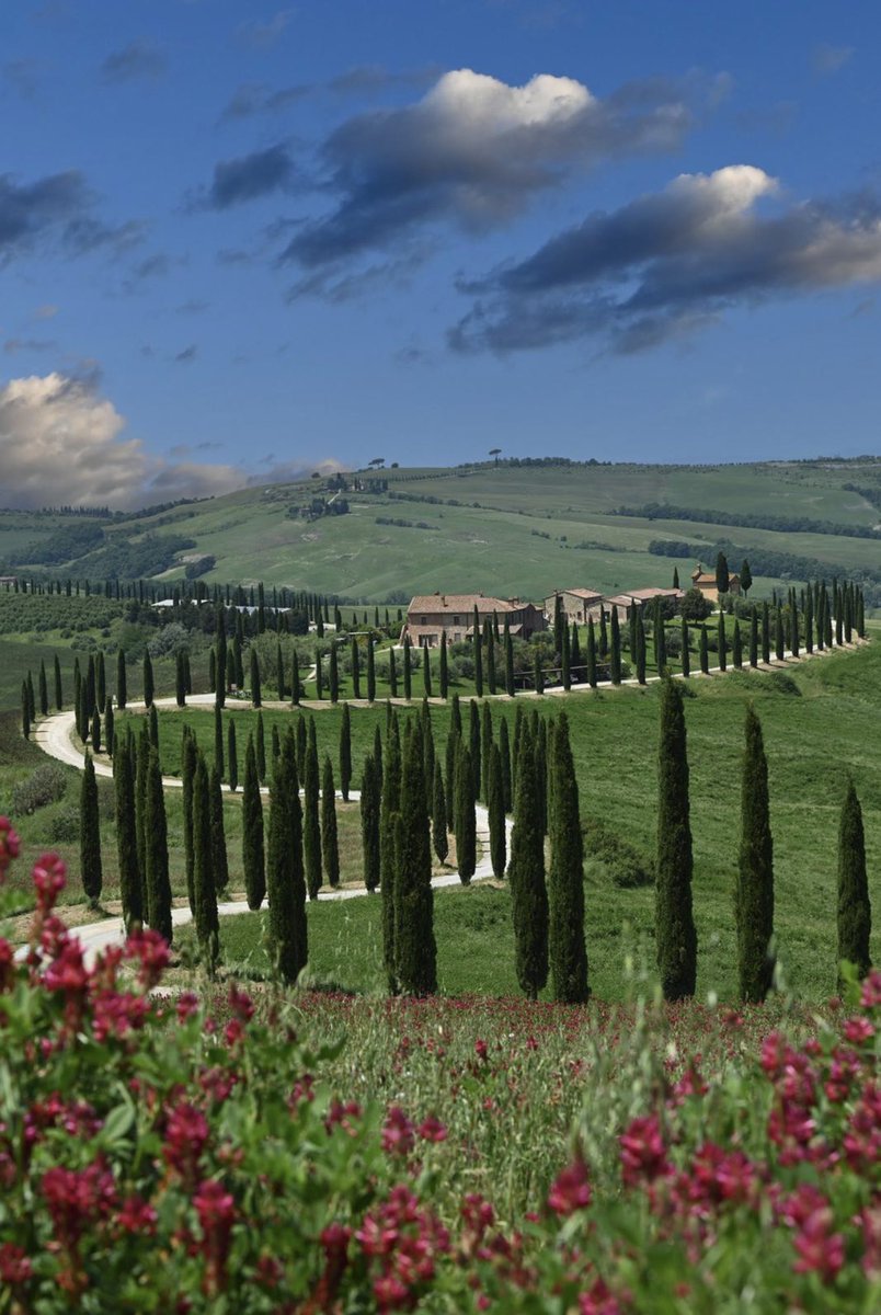 rossanagameset's tweet photo. Strade tortuose, forse per quello così belle. https://t.co/t1W8NOQYIg