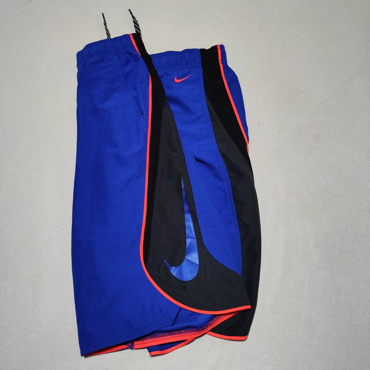 Vintage__Army's tweet photo. ⚠️NUEVO PRODUCTO SUBIDO AL VINTED⚠️

✅ Estado: Cómo nuevo
📏 Talla S/M (W: 38cm // L: 53 cm)
🏷️Marca: Nike
💸 Precio: 18€

https://t.co/lC33hV6zhm https://t.co/tdwNhWJTfg
