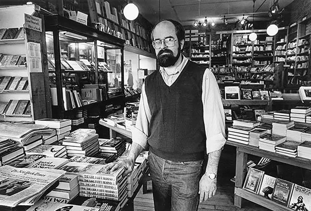 HistoryLink.org on Twitter: "50 years ago today, Walter Carr opened