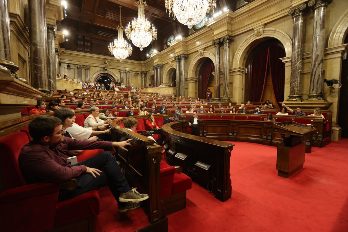 Parlament de Catalunya (@parlamentcat) on Twitter photo El <a href="/parlamentcat/">Parlament de Catalunya</a> aprova impulsar un Pla de xoc contra l'abandonament escolar i la millora de les competències bàsiques de l'alumnat amb el vots a favor del PSC-Units, ERC, JxCat, CUP, ECP, Cs i PPC El <a href="/parlamentcat/">Parlament de Catalunya</a> aprova impulsar un Pla de xoc contra l'abandonament escolar i la millora de les competències bàsiques de l'alumnat amb el vots a favor del PSC-Units, ERC, JxCat, CUP, ECP, Cs i PPC
