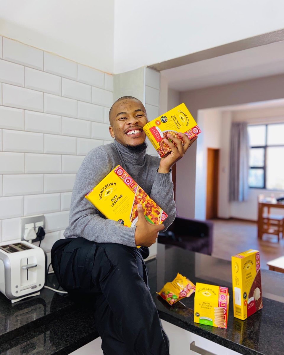 KayMgweba's tweet photo. Fam โฅ๏ธ
Spend a day with me as I shop at @Shopritesa
I decided to surprise my friend and tried the new #ShopriteHomegrown convenience meal range
Make sure you don't miss out on the new #ShopriteHomegrown ready frozen meals from selected #ShoprteSA stores. #CookingwithShoprite https://t.co/IXkLVNmbbT