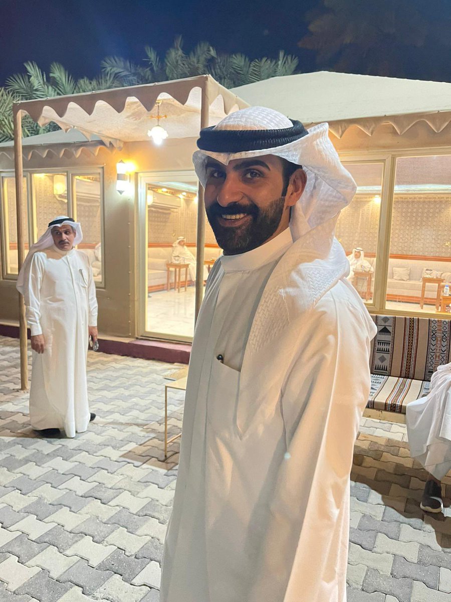 تلقىٰ ربوعه كلّها تفتخر فــيه
وربيع قلبه يوم يدعي ضيوفه
<a href="/A__HAJJI/">عبدالله حجي المخيشم</a> 

اخوي الغالي ؛ عبدالله حجي المخيشم❤️