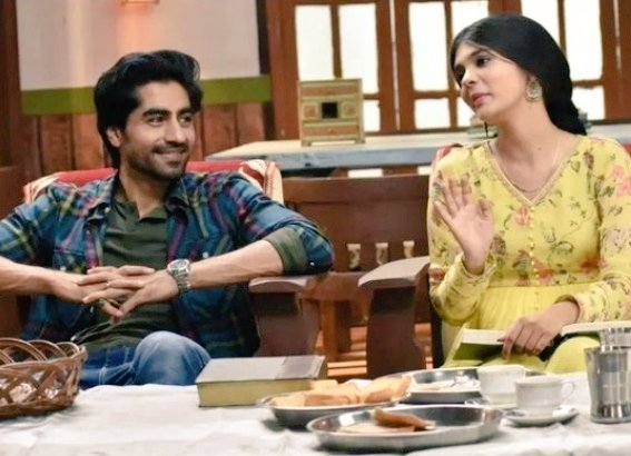 'Tujhe tak tak tak takte rehna.. 
Tere bak bak bak sunte rehna.. 
Kaam kaaj sab bhool bhula ke.. 
Tere piche peeche chalte rehna.. 
Love Is A Waste Of Time...' 💕
Hmmmmm Mr Chopda 😂 That's why u are dating with only food 😌
#Harshali #AbhiRa