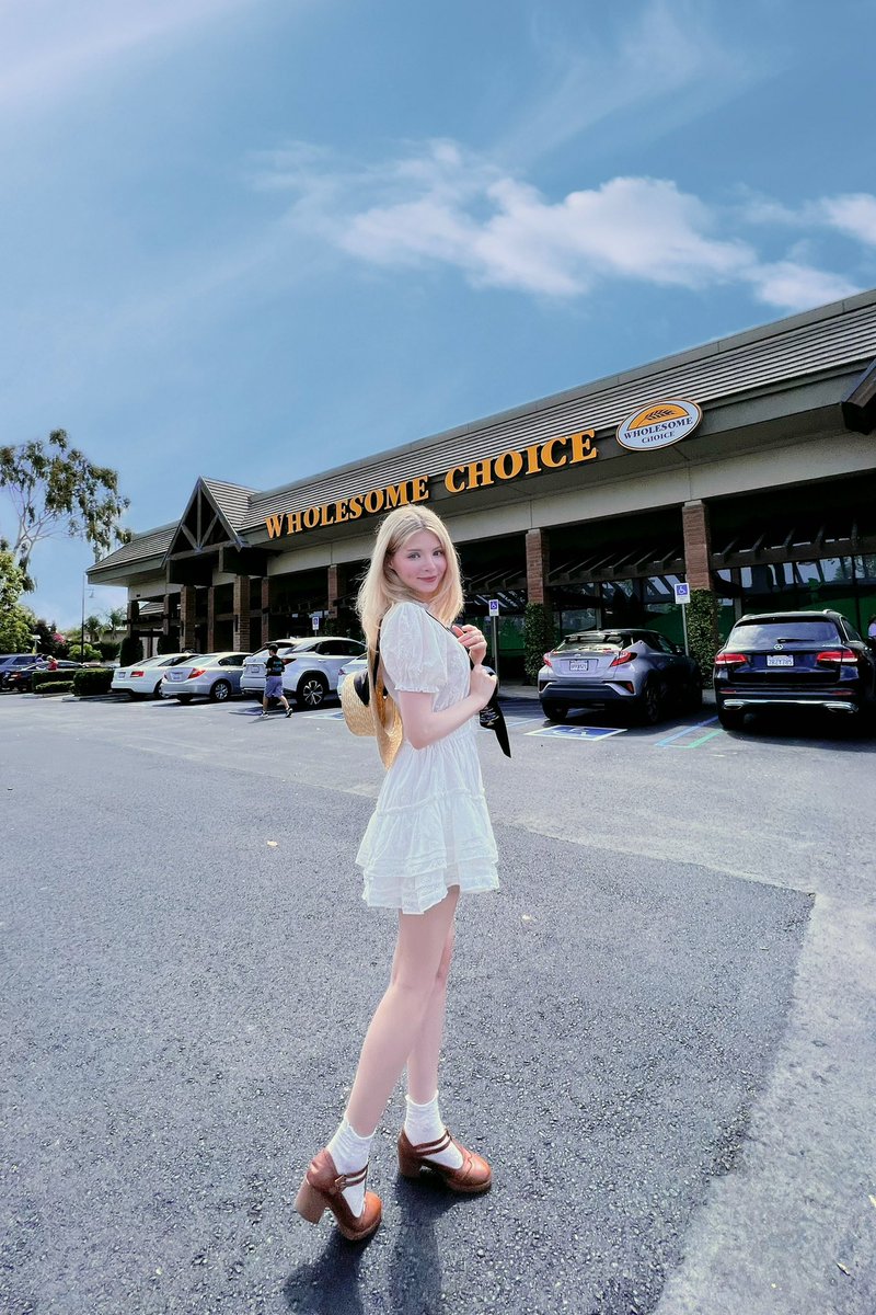 PeachMilky 🌸 Cosplay on Twitter: "My OnlyFans subscribers be like…."