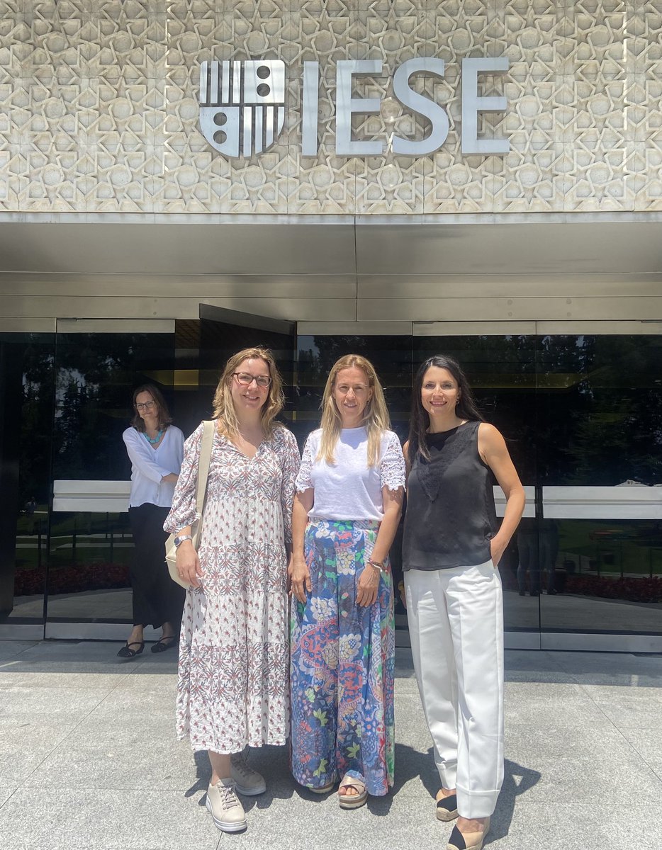 rcutillas_'s tweet photo. Gracias  @Hospital_FJD @quironsalud @iesebschool por permitirnos compartir estrategias centradas en la salud y experiencia del paciente y en la calidad de la asistencia con modelos de gestión innovadores que son presente y futuro.  Formación de alto nivel https://t.co/oEZ3nx9oPq