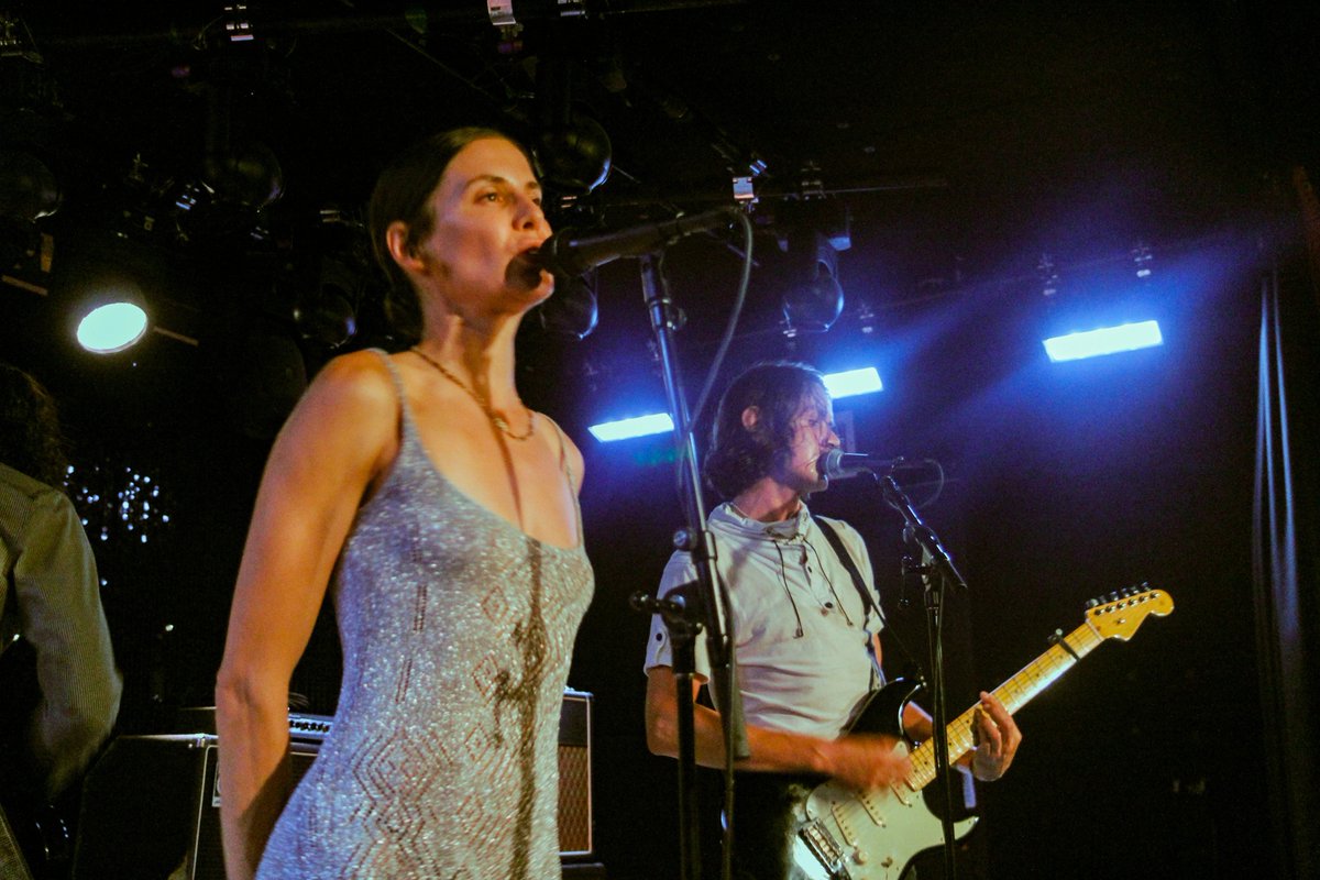 "Moments such as this capitalize on Tracey Denim's understated yet powerful beauty, directly paralleling that of the bashful, partially anonymous threesome themselves."
<a href="/pennythemag/">Penny Magazine</a> reviews bar italia's June NYC residency:
penny-mag.com/post/bar-itali… 
#baritalia #traceydenim