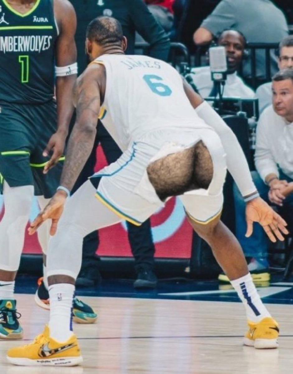 Esta instantánea me parece brutal, demuestra la dureza del deporte, los límites a los que llegan los deportistas de élite y el sacrificio que deben depositar para conseguir sus objetivos

Chapeau🎩👏