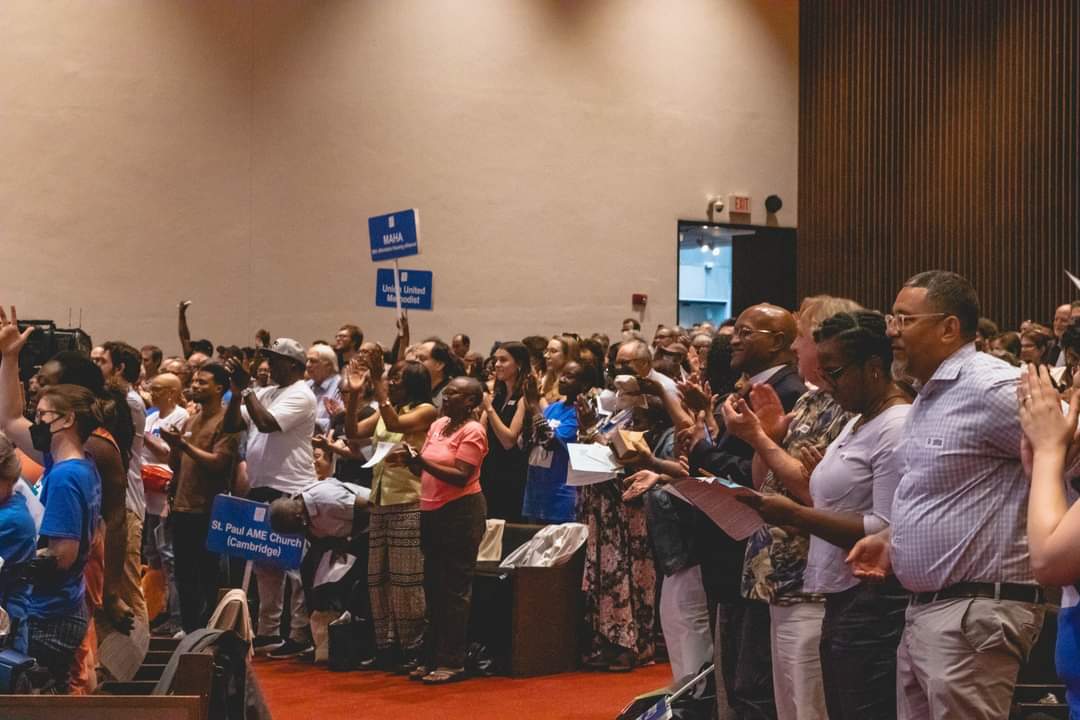GBinterfaith's tweet photo. We're still catching our breath from turning out over 1,400 people Monday night, all in the name of housing justice. Thank you to everyone who helped make this happen 🙏 more photos and videos to come! #mapoli https://t.co/MbTQR8rHTg