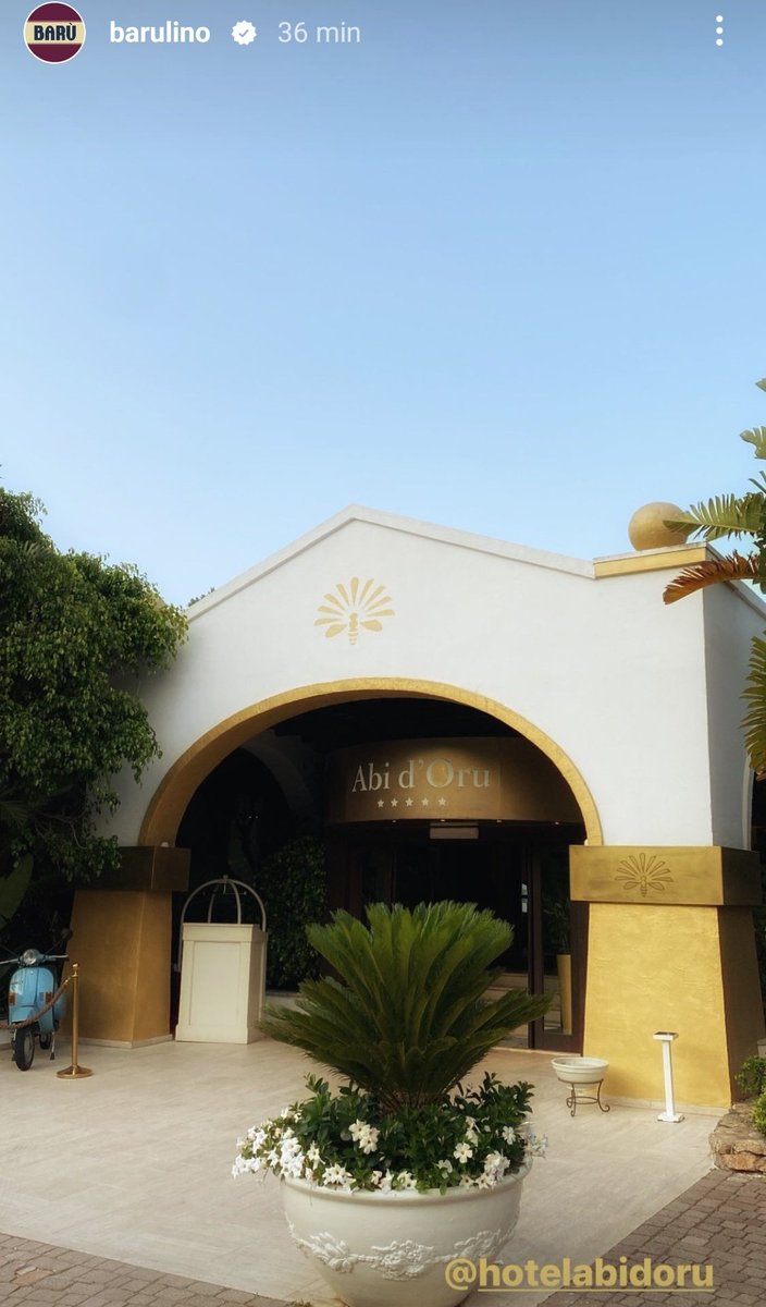 camilla_milla23's tweet photo. Baru che ci mostra il posto dove sta braciando.
Bellissimo albergo 🏨.
#barulino #teambaru #baru #Sardegna #hotel #abidoru #bracibybaru #sun #sea #food #foodlover https://t.co/MpjLqhJJgq