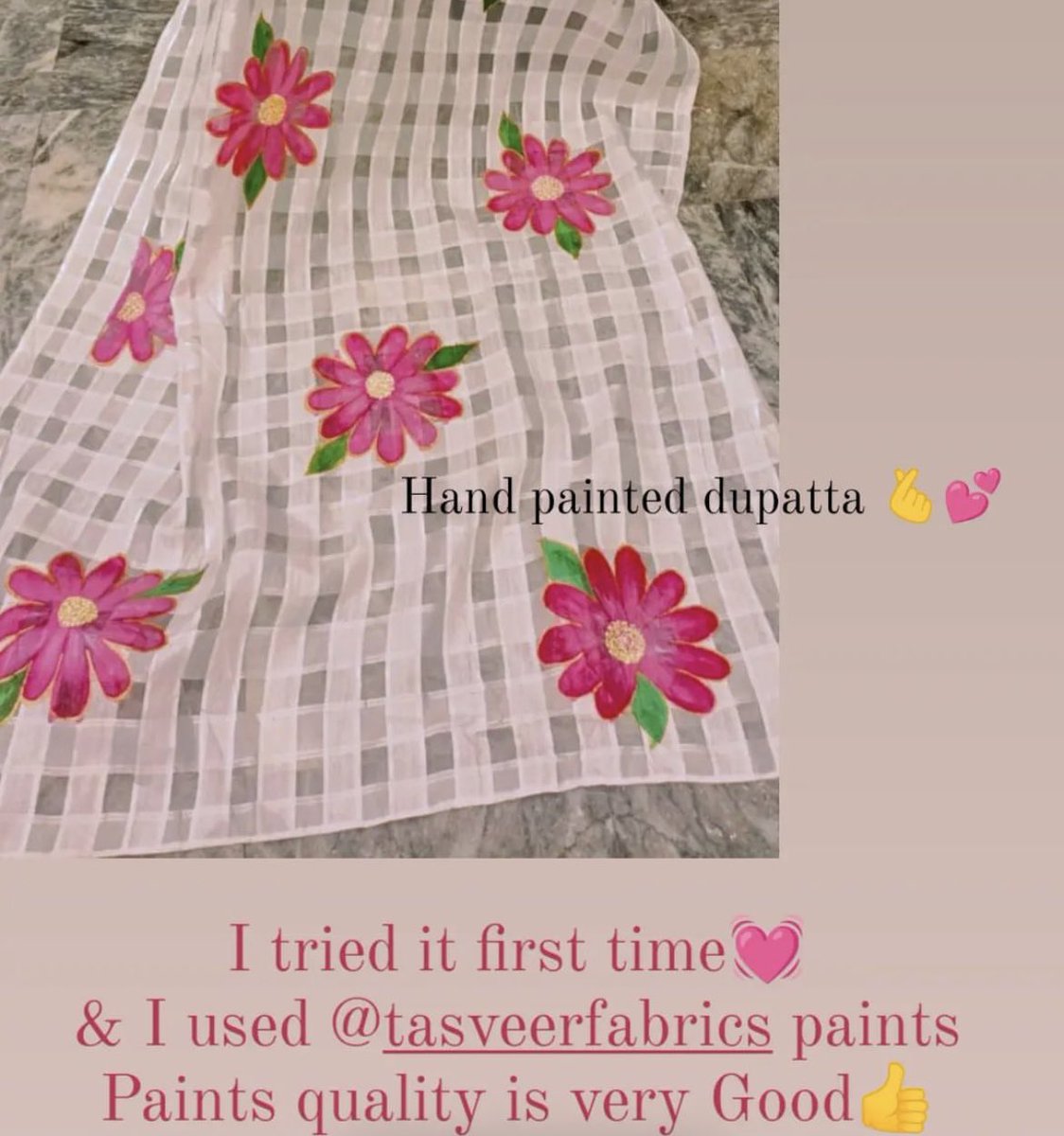 TasveerFabrics's tweet image. Fabric art @ sisters.blogging #fabricpainting #fabricart #textilepaint #fabricpaint #fashionlover #painting #sindh