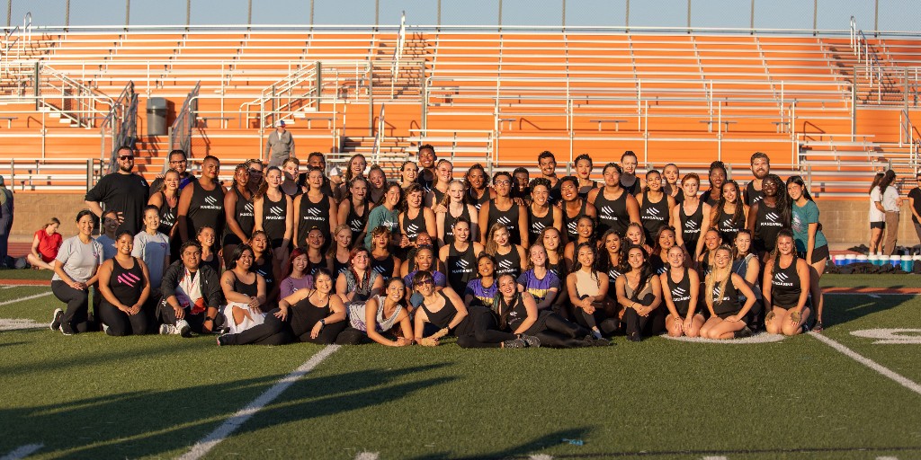 DCIMandarins's tweet photo. #DragonGuard with current members and our Alumni Guard! 
#Mandarins23 | #Sinnerman
📸: Alea Bailey https://t.co/iEL3QSWP0o