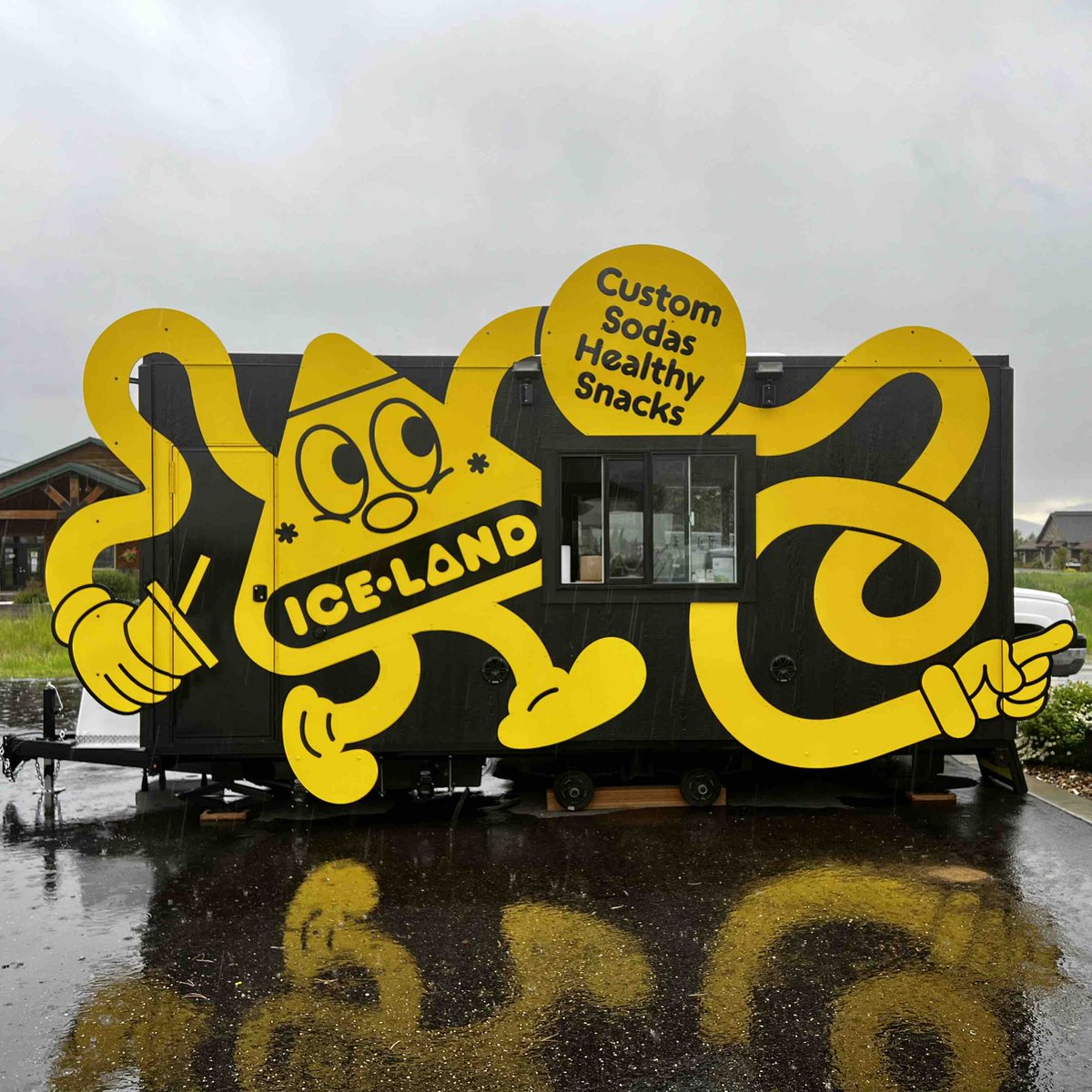 gravity_graphic's tweet image. Talk about a unique food trailer! ☀️

We had the opportunity to design and install this exciting trailer wrap. This is just one great example of visionary ideas 💡 coming to life!

#trailerwrap #wrapped #signs #idahosigns #victor #driggs #gravitygraphics #tetonvalley #jacksonhole