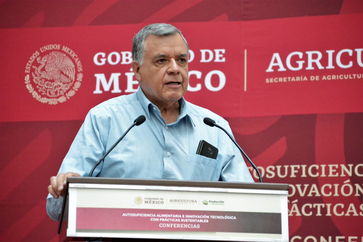 Conferencia #50| 𝗘𝘀𝗳𝘂𝗲𝗿𝘇𝗼𝘀 𝗲𝗻 𝗳𝗮𝘃𝗼𝗿 𝗱𝗲 𝘂𝗻𝗮 𝗟𝗲𝗰𝗵𝗲𝗿𝗶́𝗮 𝗦𝘂𝘀𝘁𝗲𝗻𝘁𝗮𝗯𝗹𝗲
Así se vivió la conferencia núm. 50 del ciclo #autosuficienciaalimentaria, dedicada a la Estrategia de Acompañamiento Técnico en Leche Eat Leche, de #ProduccionparaelBienestar
