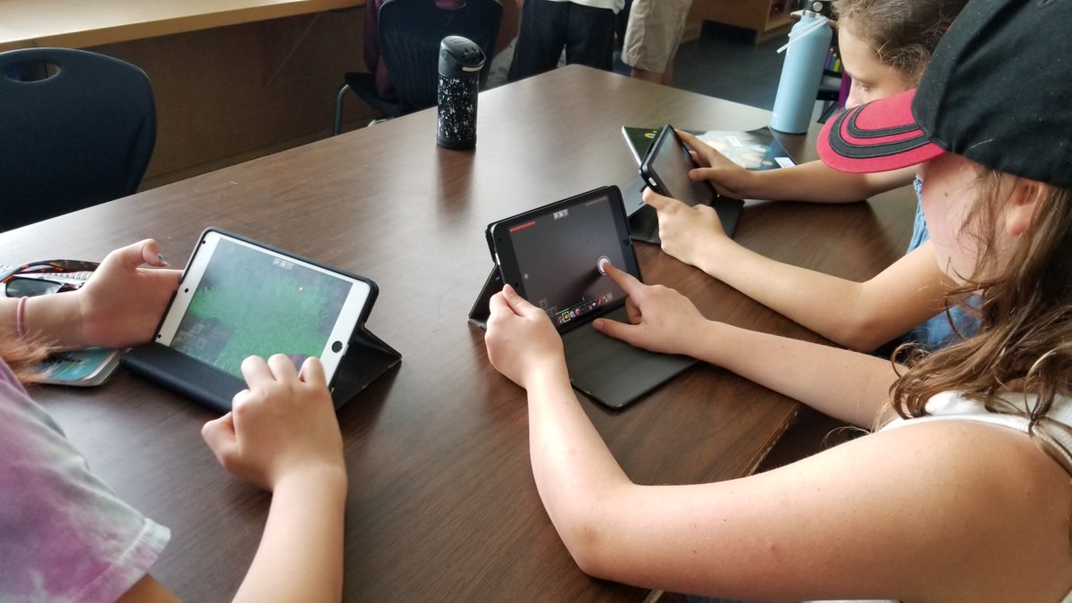 Happy last day of school!! <a href="/VSB39/">Vancouver School Board</a> <a href="/Trafnews/">Trafalgar Elementary</a>